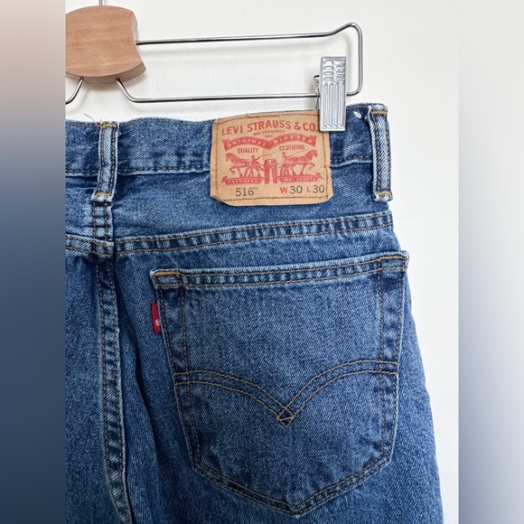 Levi 516 - Jeans Straight Fit - Medium to Dark Wash Denim - Size 30x30 - Picture 4 of 10